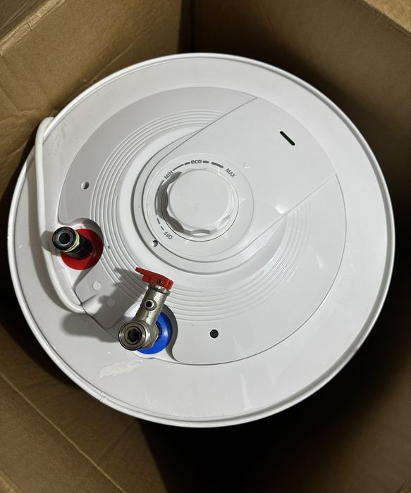 Продам аристон срочно