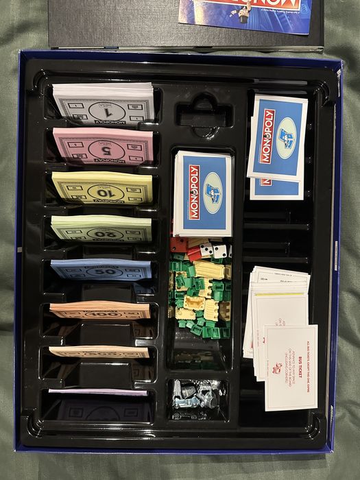 Monopoly Mega edition