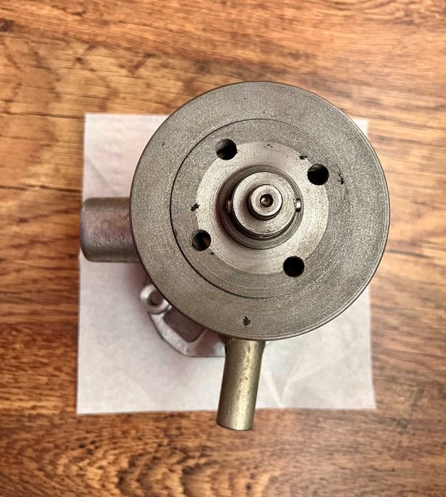 Водна помпа за камион/автобус AVIA