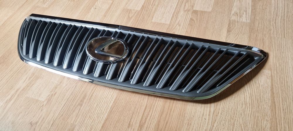 Решетка радиатора Lexus RX300, RX330, RX350