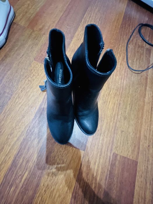 Ghete cu toc de la H&M dama