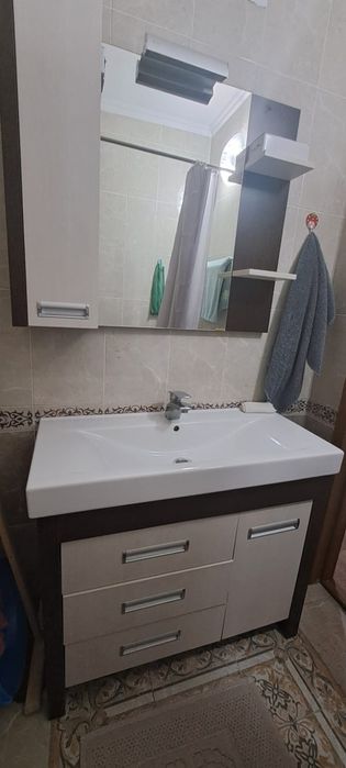 Продам раковина со шкафом