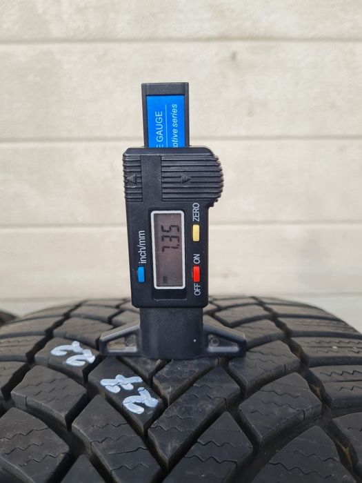 Зимни гуми 2 броя BRIDGESTONE Blizzak LM005 235 55 R17 дот 2722