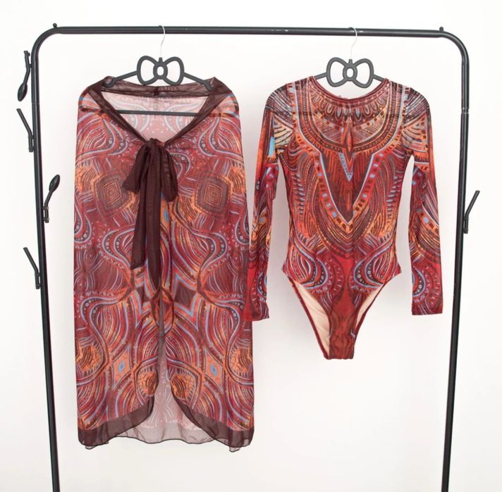 Продам новые спф купальники