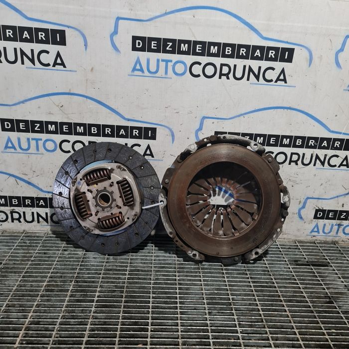 Kit ambreiaj Dacia Sandero 2 Facelift 0.9 TCe 2016 - 2020 90CP 898CC Manuala 5 Trepte H4B 408 (1327) Benzina Garantie