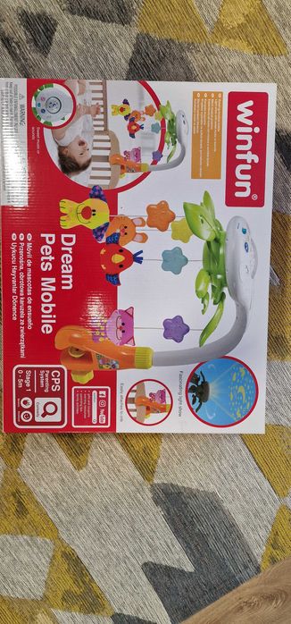 Winfun въртележка за легло