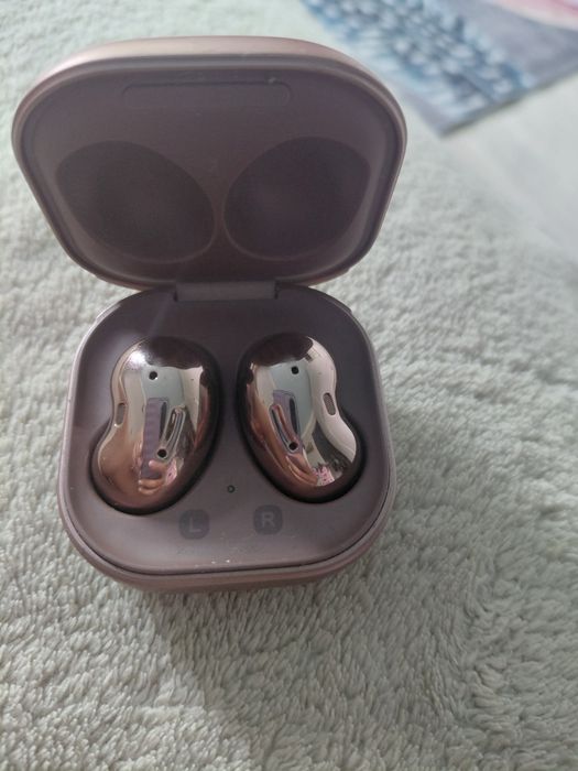 Продам наушники samsung