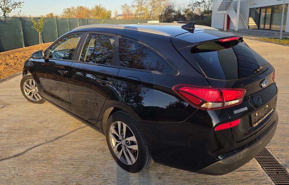 HYUNDAI i30 2019 — imagine 3