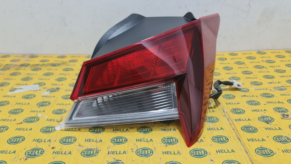 Lampa tripla stop dreapta Hyundai Elantra 7 VII cn7 92402AA000