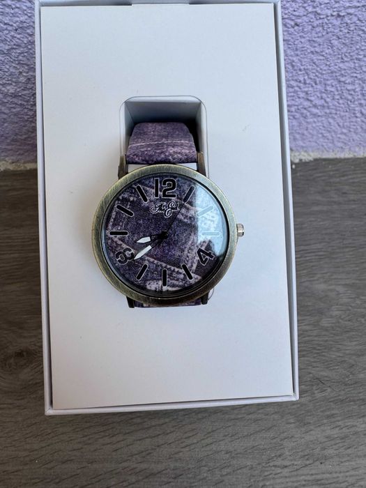 Дамски часовници различни видове