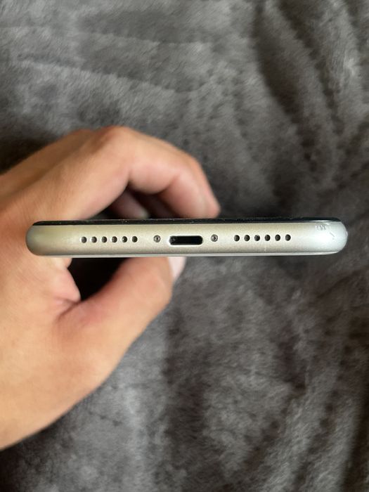 Продам IPhone 11