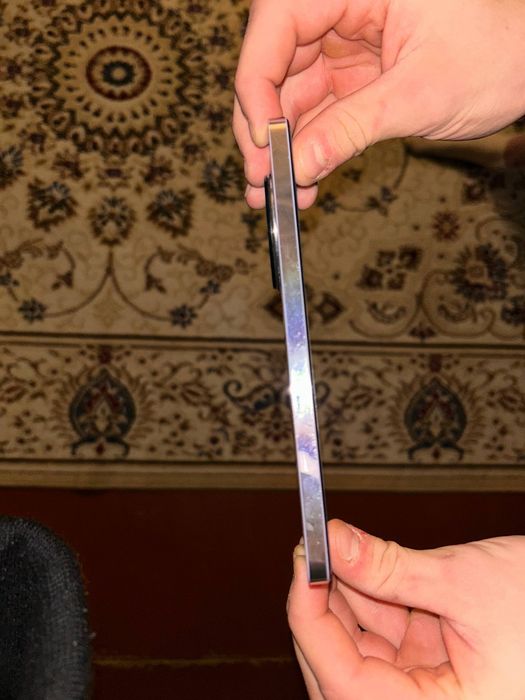 продаеться телефон