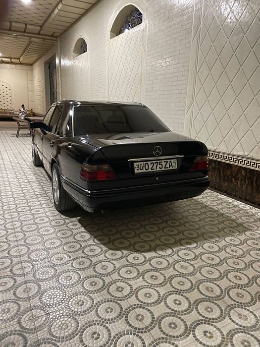 Mercedes Benz w124