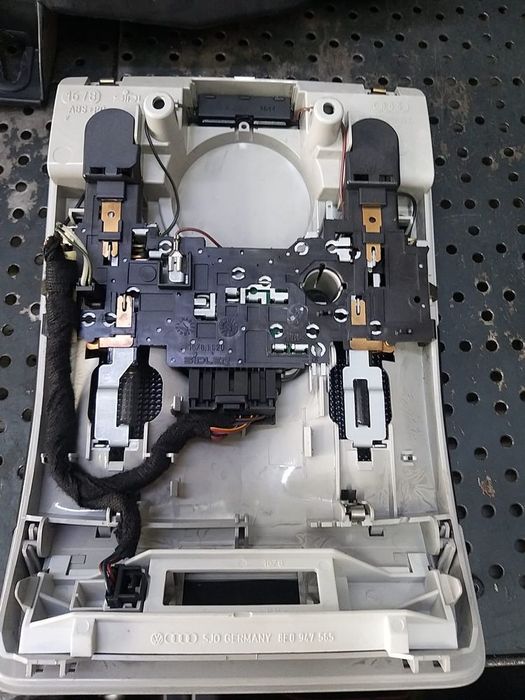 Plafoniera fata audi a4 b7 8e 8e0947565