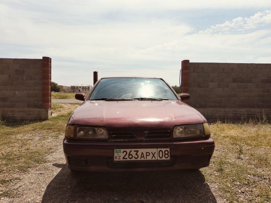 Ниссан  примера 1.6