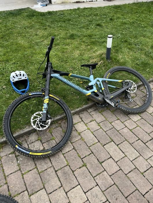 Bicicleta Mondraker Summum Carbon R