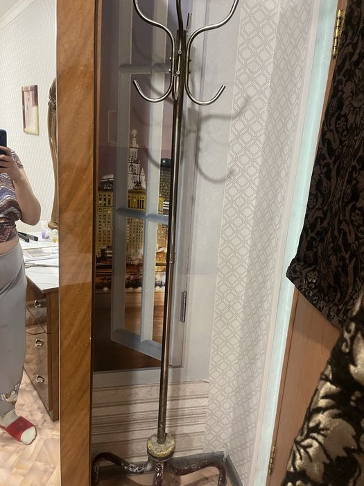 Продам вешалку  для вешей