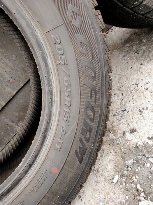 Продам покрышки 205/65/15