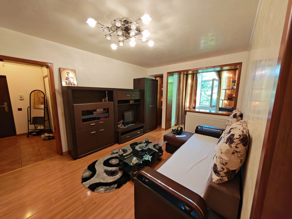 De inchiriat apartament zona autogara