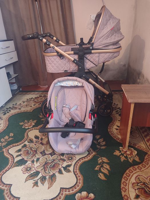 Детская коляска +переносное кресло для машины в отличном состоянии