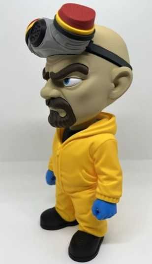 Фигурка химика в защитном костюме 25 см 3D модель “Во все тяжкие”