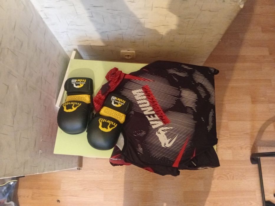 Перчатки:Mantoжелтый цвет, футболка,шорты для мма:venum