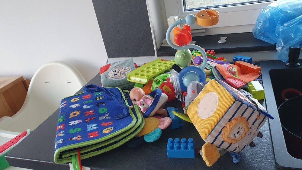 Jucarii bebelusi și copii