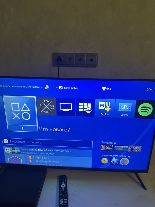 Пс 4  слим 1 тб 2 геймпада ТОРГ УМЕСТЕН PS PLUS 700 игр +