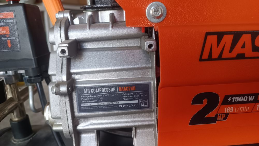 Компресор за въздух 12 бара Daewoo 24л