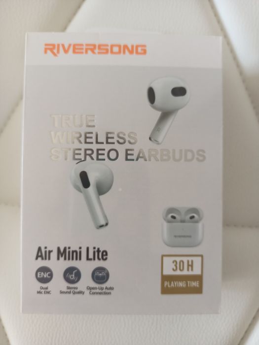 Căști noi wireless