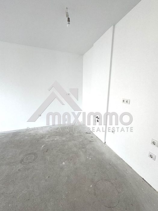 Продава се Тристаен апартамент в Варна, Цветен квартал - 101 кв.м за 1832 €/кв.м - Снимка #2