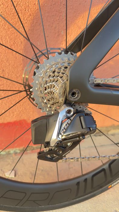 Canyon aeroad CFR Sram axs dt swiss