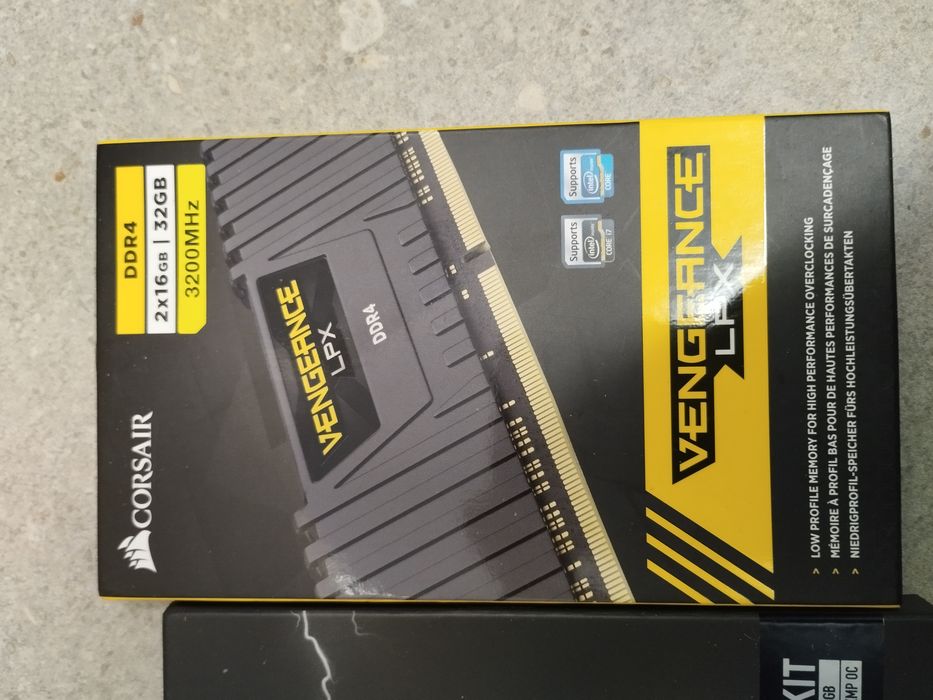 corsair vengeance lpx 3200 second hand si noi de vanzare