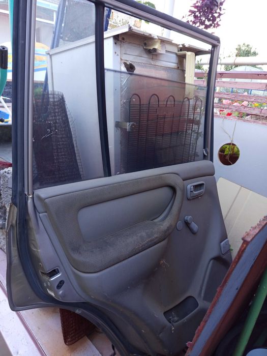 Двери на ланкрузер 100