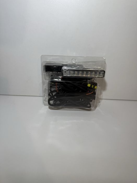 Vand lumini led datlight 9 philips.