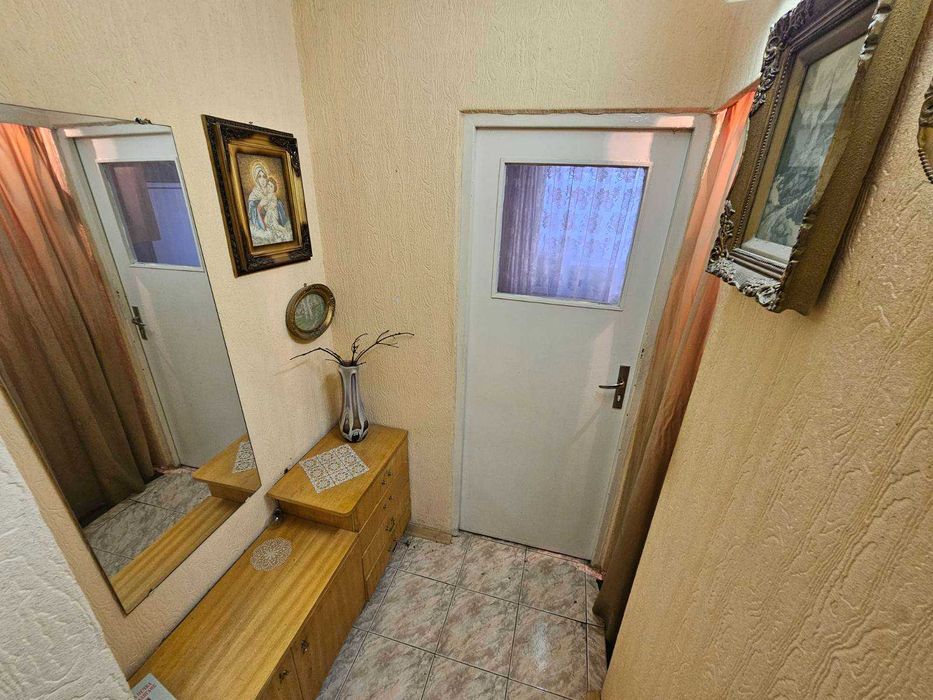 Продава се Тристаен апартамент в Русе, Възраждане - 100 кв.м за 1099 €/кв.м - Снимка #11
