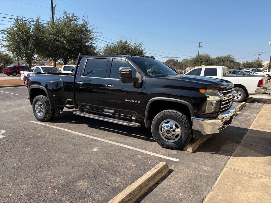 2023 Chevrolet Silverado 3500 dually