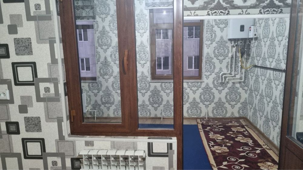 1 xonalik (2 xona qilingan) alohida alohida derazalik. 2 etaj