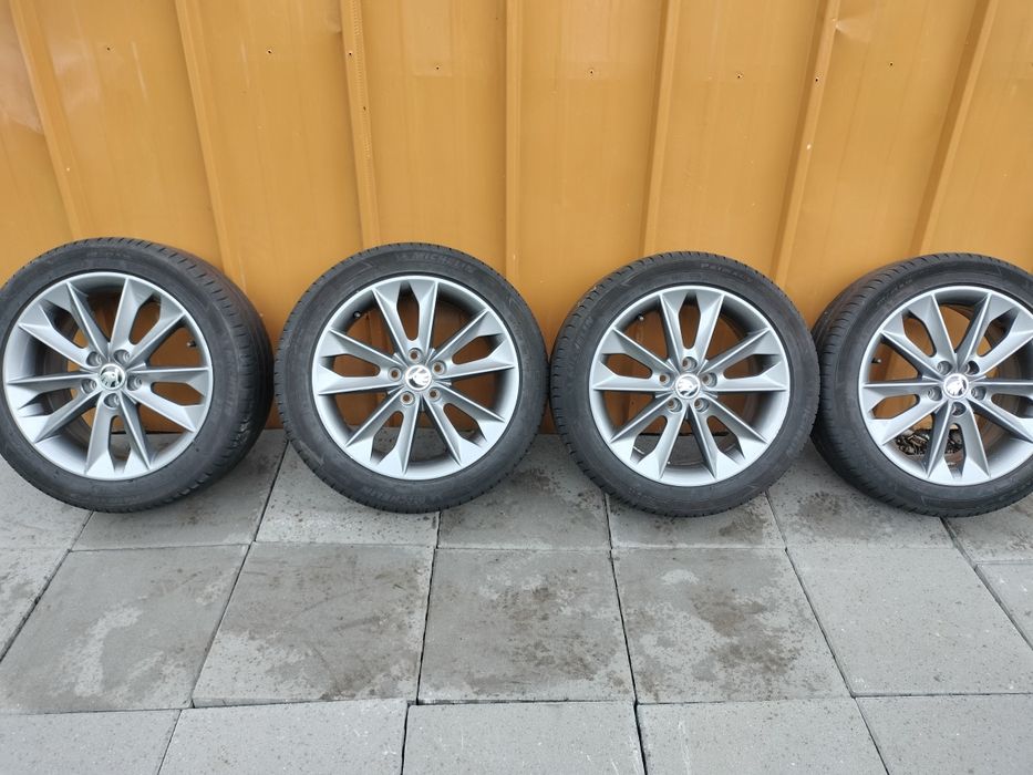 Set roți cu anvelope de vara  Skoda, Seat ,Golf  IV 5 X 100 R 16