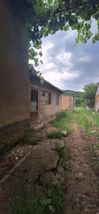 Casa + teren de vanzare in Sat Sangatin
