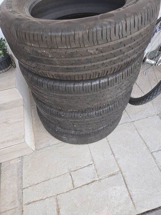 Anvelope vara 205/60/16 Continental aproape noi