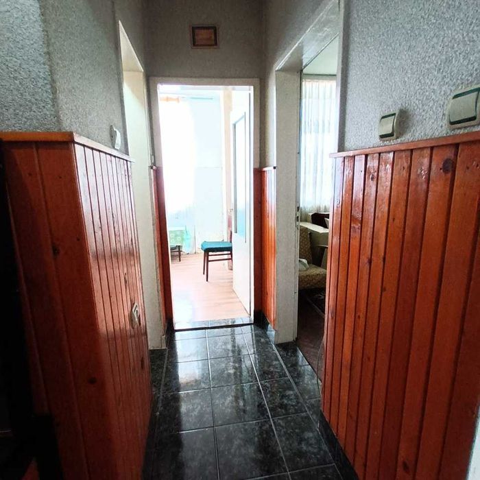 Продава се Двустаен апартамент в Омуртаг - 53 кв.м за 674 €/кв.м - Снимка #2