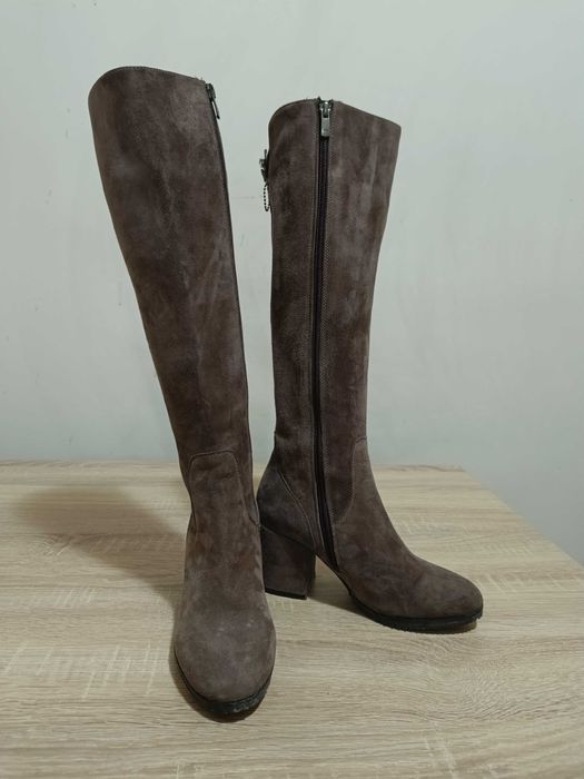 Ботуши от естествен велур на Girotti