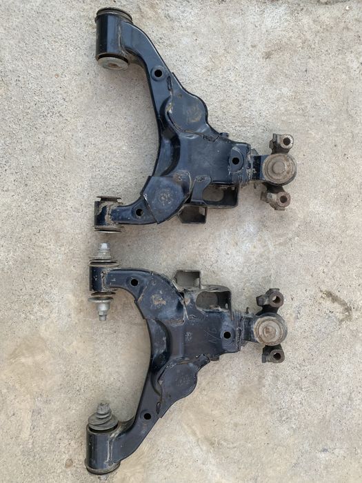 Рычаги передий подвеский