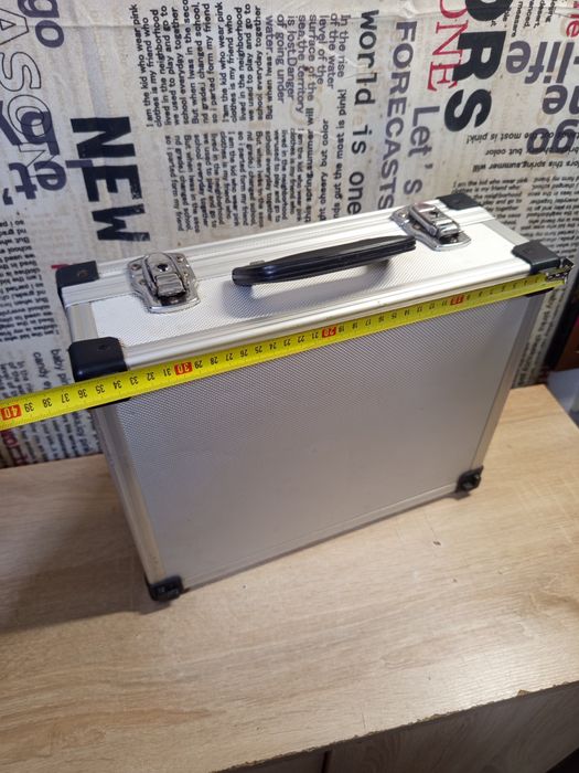 Алуминиев куфар.