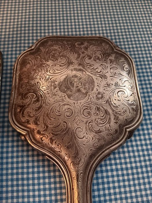 Oglinda și perie veche Alpaka Alpaca argintate, cu blazon, de colectie