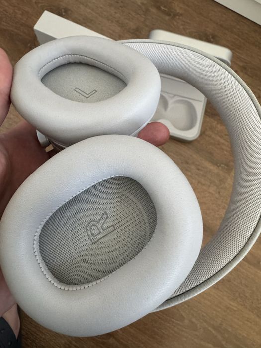 Vand casti Bang&Olufsen H95 Beoplay Grey Mist ca noi
