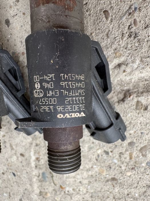 Set 5 injectoare Bosch originale Volvo 31303238 / 0445116046
