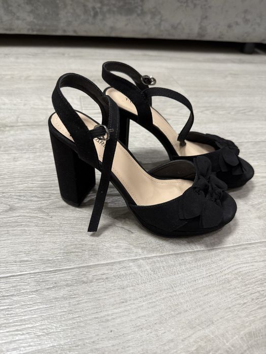 Туфли на каблуке, босоножки