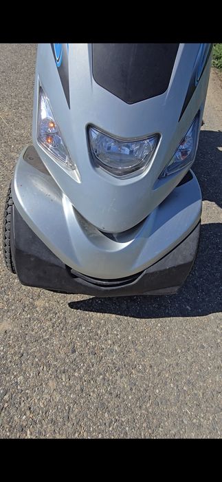 Scuter electric de mobilitate (triciclu/ciclomotor electric cu 4 roți)